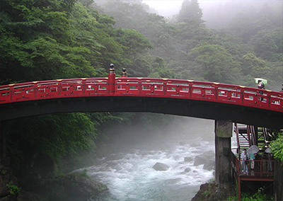 Puente rojo Japonés